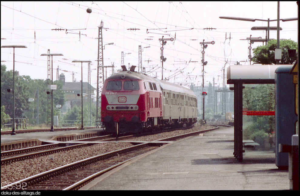 Strecken und Bahnhöfe